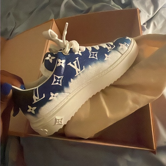 Time out sneakers blue authentic last ones out of New York 5th Ave Louis Vuitton - Picture 2 of 6